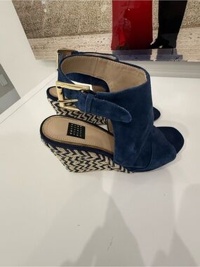 White House Black Market Navy Suede Espadrille Wedge Sandals with Gold Buckle